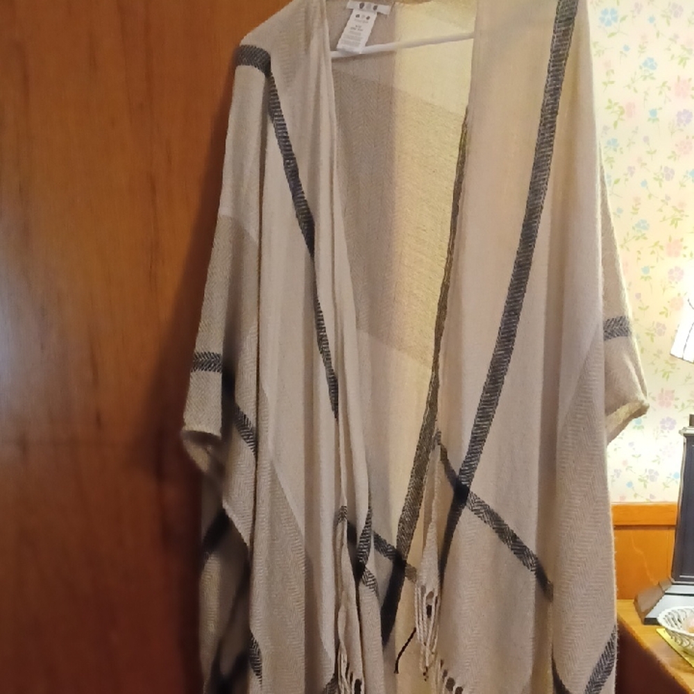 Three Dots Neutral Plaid Fringe Wrap - Beige and Black